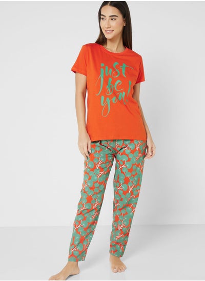 Buy Graphic T-Shirt And Pyjama Set in Saudi Arabia