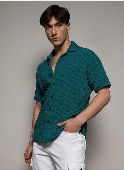 Buy Self Design Creased Slim Fit Shirt in Saudi Arabia