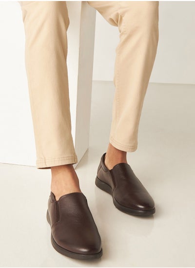 اشتري Solid Slip On Loafers في الامارات