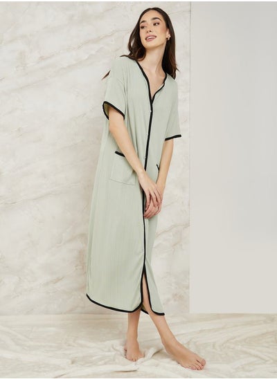 اشتري Rib Contrast Edge Button Closure Nightshirt Dress في السعودية