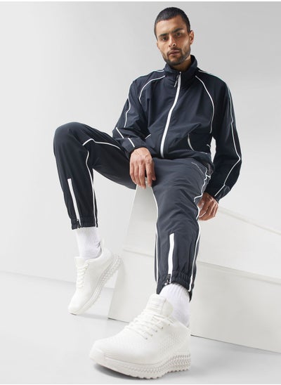 اشتري Woven Pants في الامارات