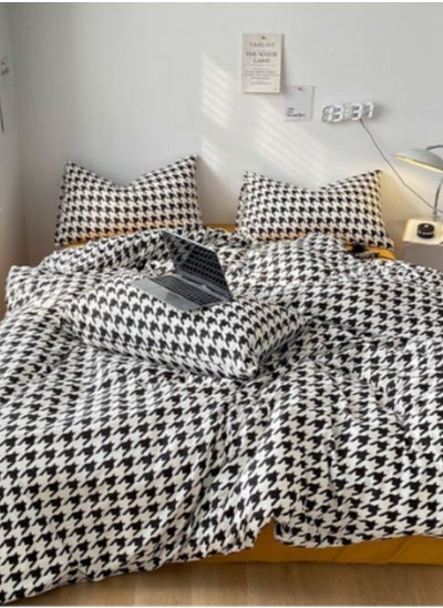 اشتري 6-Piece Checkered Design Without Filler King Size Bedding Set Includes 1xDuvet cover 220x240cm, 1xFitted sheet 200x200cm+30cm, 4xPillowcases 50x75cm في الامارات