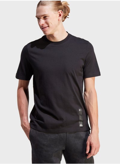 Buy Sportswear City Escape Split-Hem T-Shirt in Saudi Arabia