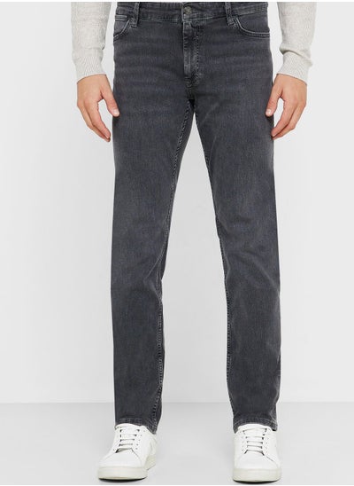 اشتري Straight Fit Patrick Jeans في الامارات