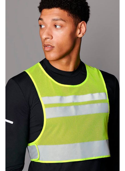 Buy Men Sportswear Fit Sleeveless Reflective Vest, Lime Green/Silver in UAE