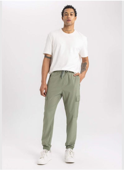 اشتري Man Woven Jogger في الامارات