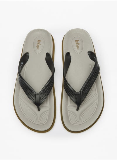 اشتري Men's Textured Slip On Thong Slippers في الامارات