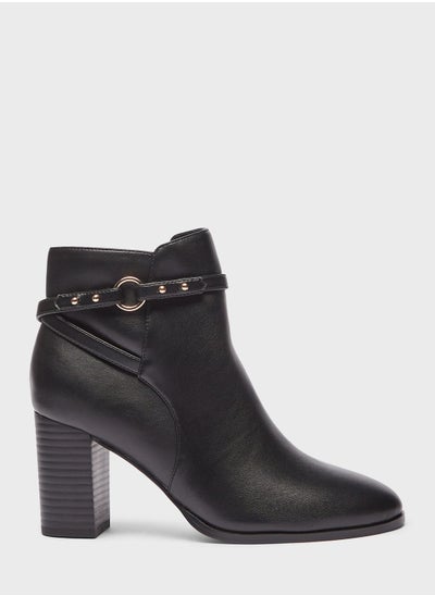 اشتري Pointed Toe High Heel Boots في الامارات