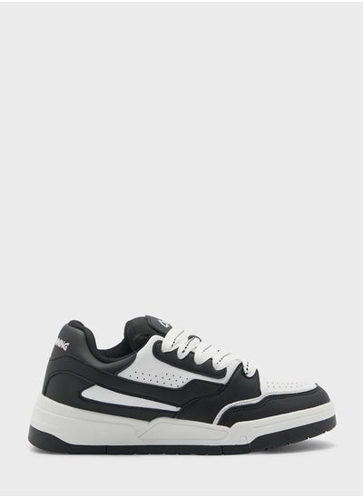 اشتري Spanning For Seventy Five Court Sneakers في الامارات