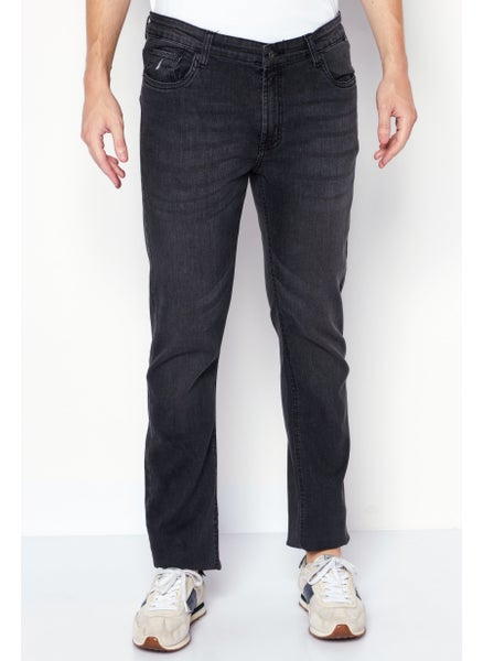 اشتري Men Straight Fit Low Waist Stretchable Denim, Washed Grey في الامارات