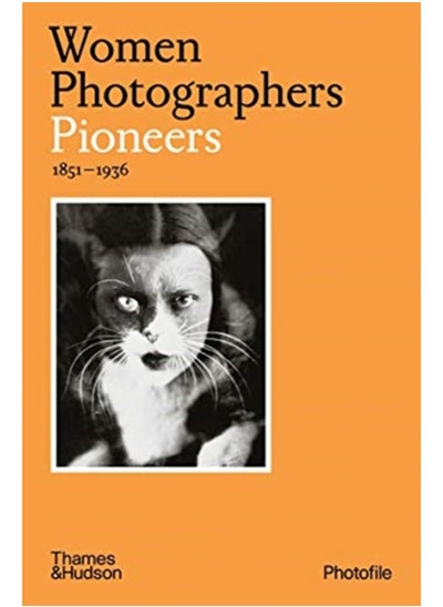 اشتري Women Photographers: Pioneers في الامارات