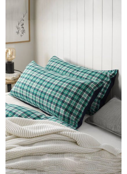 اشتري 2 Pieces Flannel Pillowcase 80 L x 40 W cm, Green في الامارات