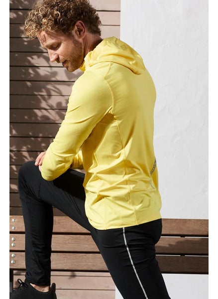 اشتري Men Sport Fit Long Sleeves Insulated Functional Sweatshirt, Yellow في الامارات