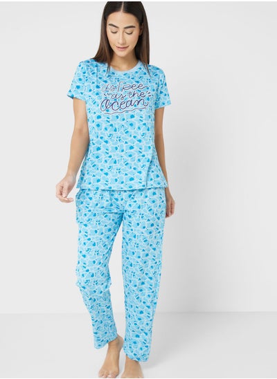 Buy Graphic T-Shirt And Pyjama Set in Saudi Arabia