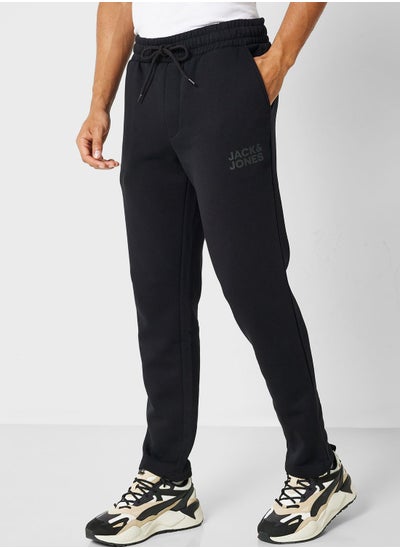 اشتري Essential Sweatpants في الامارات