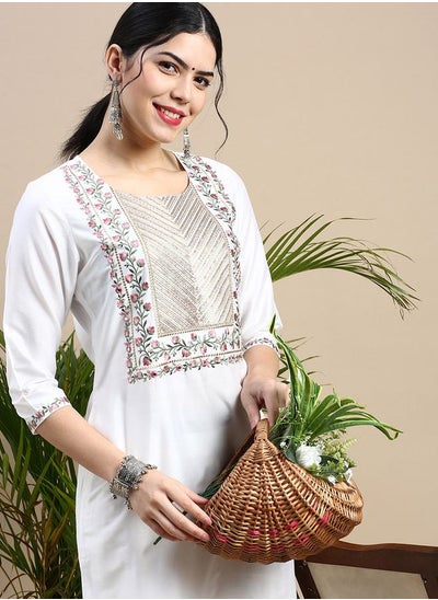 اشتري Floral Embroidered Sequin Detail Kurta & Pocket Detail Pant Set في السعودية