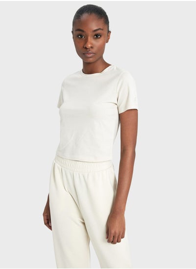 اشتري Woman Cropped Fit Short Sleeve T-Shirt في الامارات