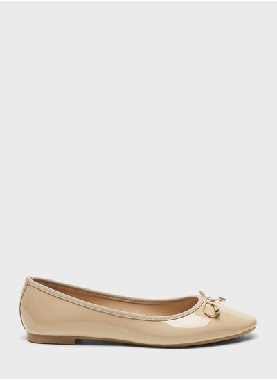 اشتري Pointed Toe Flat Ballerinas في الامارات