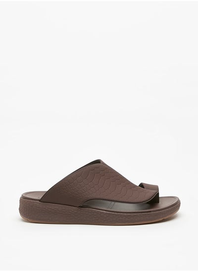 اشتري Men's Textured Slip-On Arabic Sandals في السعودية