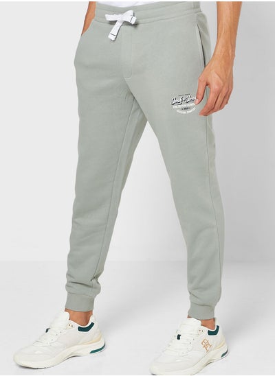 اشتري Essential Sweatpants في الامارات