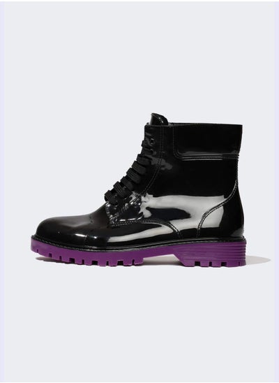 اشتري Faux Leather Lace up Boots في الامارات