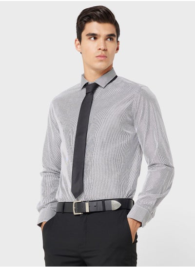 اشتري Men Charcoal Grey White Slim Fit Pure Cotton Striped Formal Shirt في الامارات