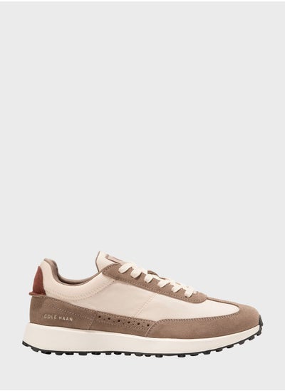 اشتري Casual Low Top Sneakers في السعودية