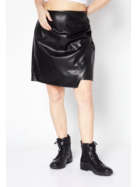 اشتري Women Faux-Leather Solid Mini Skirt, Black في الامارات