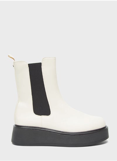 اشتري Essential Ankle Boots في الامارات