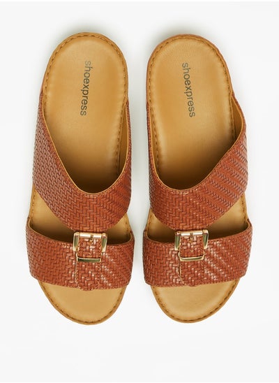 اشتري Mens Textured Slip-On Arabic Sandals With Buckle Accent في الامارات