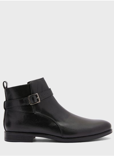 اشتري Belt Details Chelsea Boots في الامارات