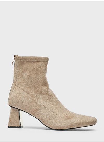 اشتري Essential Ankle Boots في الامارات