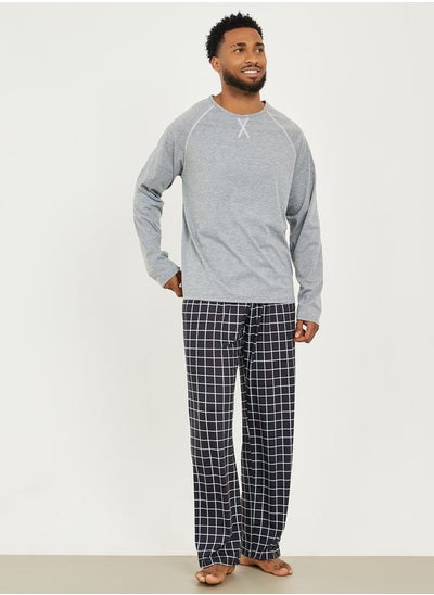 اشتري Contrast Stitch T-Shirt & Checked Pyjama Set في السعودية