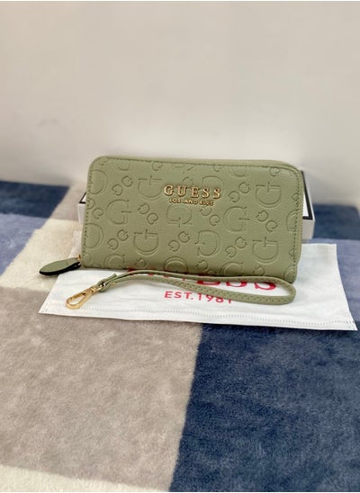 اشتري GUESS lady wallet في السعودية