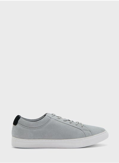 اشتري Casual Low Top Sneakers في الامارات