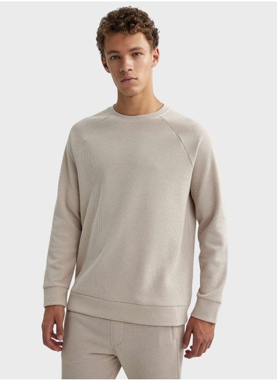 اشتري Essential Sweatshirt في السعودية