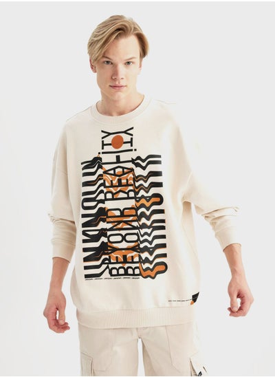 اشتري Man Oversize Fit Sweat Shirt في الامارات