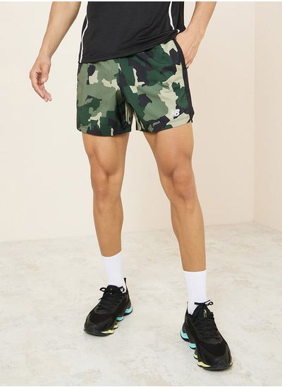 اشتري Camo Print Accelerate 5inch Shorts في السعودية