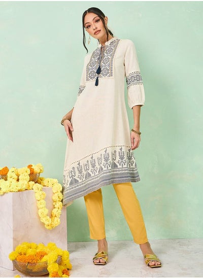 اشتري Asymmetric Hem Cotton Embroidered Kurta في السعودية