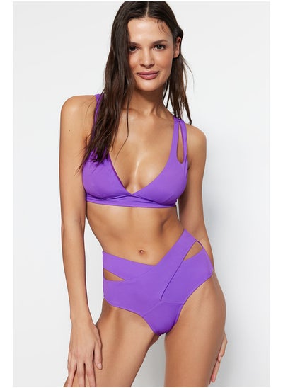 اشتري Purple Triangle Cut Out/Window Bikini Top TBESS20BU0202 في مصر