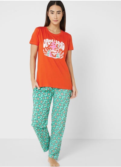 Buy Graphic T-Shirt And Pyjama Set in Saudi Arabia