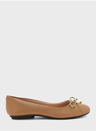 Buy Veronica Close Toe Ballerinas in UAE