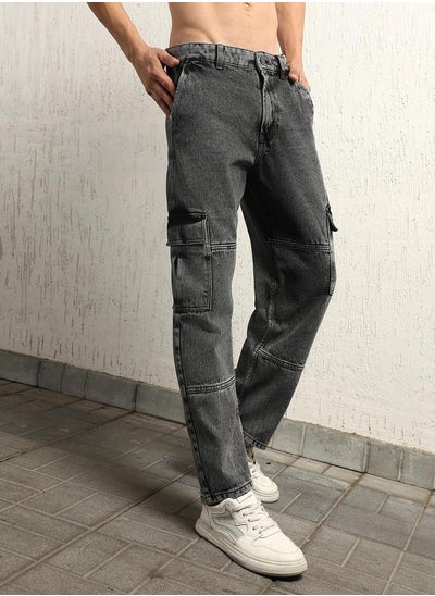 Buy Mid Rise Relaxed Fit Cargo Jeans in Saudi Arabia