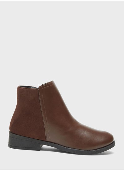 اشتري Essential Ankle Boots في الامارات