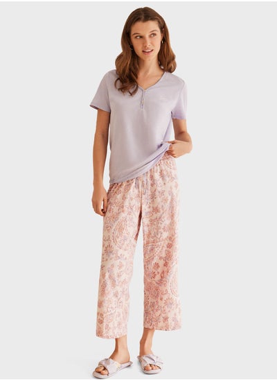 اشتري Paisley Printed Capri Pyjama Set في الامارات