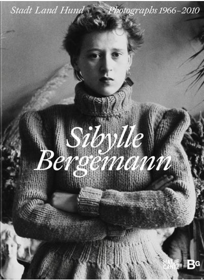 Buy Sibylle Bergemann (Bilingual edition) : Town and Country and Dogs.  Photographs 1966-2010 in Saudi Arabia