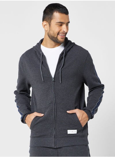 اشتري Essential Hoodie في الامارات