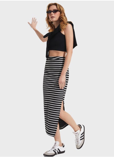 اشتري Striped Side Slit Skirt في الامارات