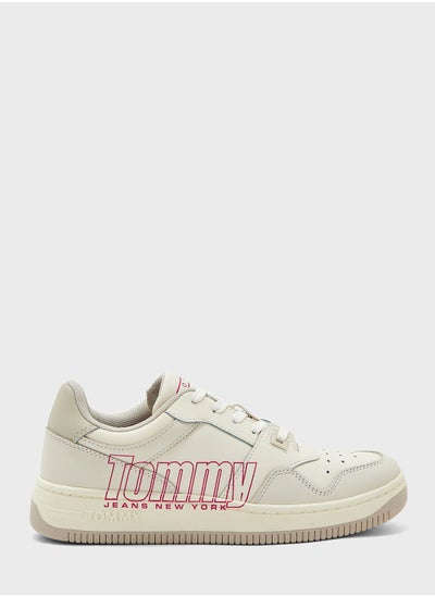 اشتري Retro Basket Low Top Sneakers في الامارات