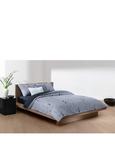 اشتري Calvin Klein Dusk Wild Flower Duvet Cover Double Night sky/bridge في السعودية